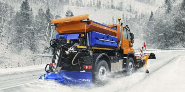 dotari-sf-pe-drumurile-dintr-un-judet:-senzori-pentru-monitorizarea-vremii-si-a-traficului-si-un-utilaj-pentru-intretinere/deszapezire/curatenie