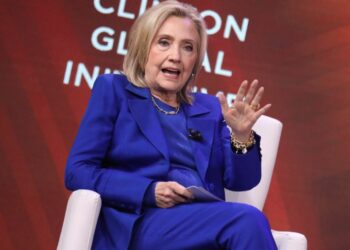 hillary-clinton-cere-audierea-lui-donald-trump-in-ancheta-camerei-privind-legaturile-cu-epstein