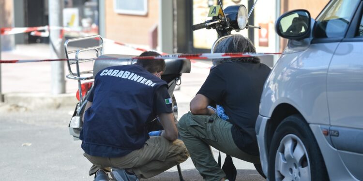 camorra-a-transformat-un-spital-din-napoli-intr-o-sursa-de-bani-cadavre-transportate-cu-ambulanta-ca-si-cum-ar-fi-fost-in-viata-–-hotnews.ro