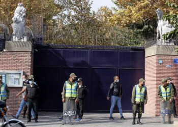 dupa-ce-ambasadorul-sua-in-israel-si-a-sfatuit-angajatii-sa-plece-din-tara,-marea-britanie-isi-retrage-acum-personalul-ambasadei-din-iran-/-si-china-isi-avertizeaza-cetatenii-–-hotnews.ro