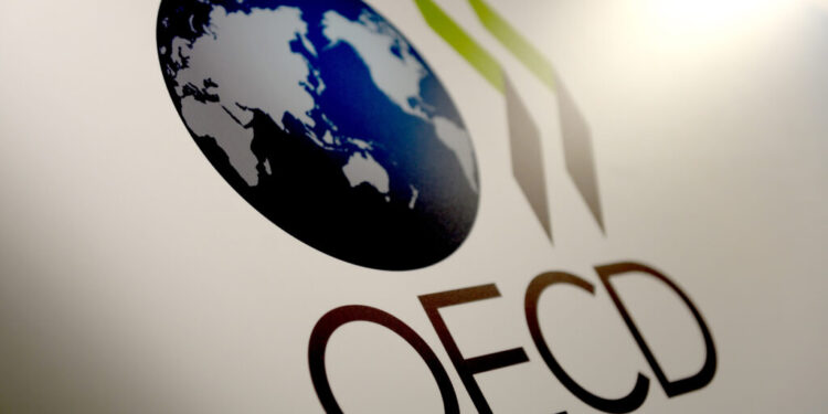 romania-primeste-avizul-formal-ocde-pentru-guvernanta-publica,-un-pas-important-spre-aderare