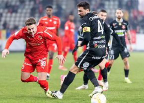 patronul-echipei-s-a-dus-peste-jucatori-ca-sa-mobilizeze-echipa-antrenorul-nu-a-fost-prezent:-nu-stiu-ce-au-discutat