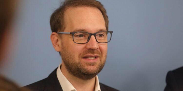 fritz,-despre-atacurile-lui-grindeanu:-mi-se-pare-o-manevra-care-ar-putea-sa-creeze-o-criza-politica