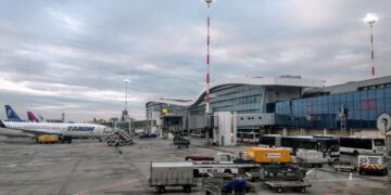 aproximativ-1500-de-pasageri-din-romania,-afectati-de-atacul-asupra-iranului-sfaturi-pentru-cei-afectati-–-hotnews.ro