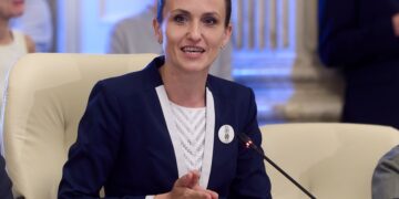 recomandarile-ministrului-de-externe-pentru-romanii-aflati-in-zona-de-conflict-oana-toiu:-nu-avem-niciun-caz-de-romani-raniti-–-hotnews.ro