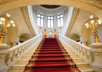 noul-ministru-al-educatiei,-mihai-dimian,-depune-marti-juramantul