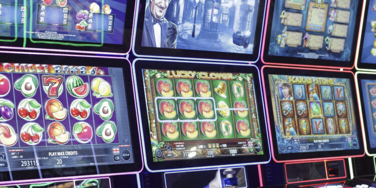 proiect-pus-in-dezbatere-publica-in-iasi-pentru-interzicerea-pacanelelor-primarul-mihai-chirica:-nu-vor-mai-exista-pana-la-granitele-municipiului-–-hotnews.ro