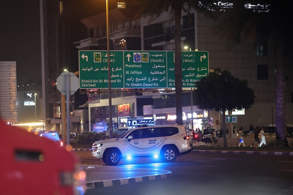 video-incendiu-langa-consulatul-american-din-dubai-dupa-un-atac-cu-drona-–-hotnews.ro