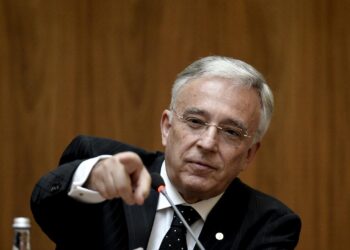 bnr-a-anuntat-noul-curs-valutar.-moneda-nationala-castiga-teren-in-fata-euro,-dar-pierde-in-raport-cu-francul-si-dolarul