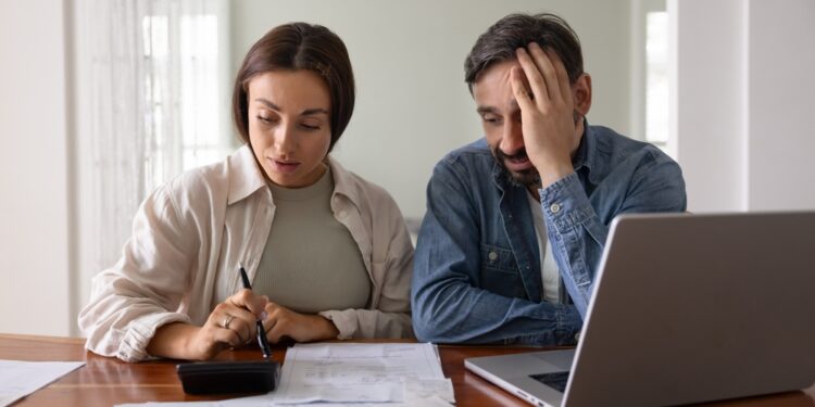 romanii-care-inchiriaza-spatii-catre-firme-au-o-problema-–-hotnews.ro