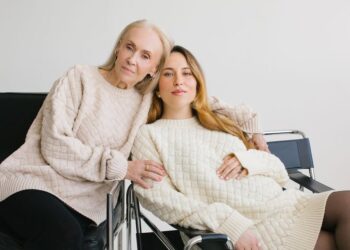 mesaj-de-8-martie-pentru-nepoata:-are-86-de-ani,-a-fost-canotoare-in-generatia-lui-patzaichin-si-a-ajuns-sa-aiba-o-comunitate-digitala-in-jurul-modei-–-hotnews.ro