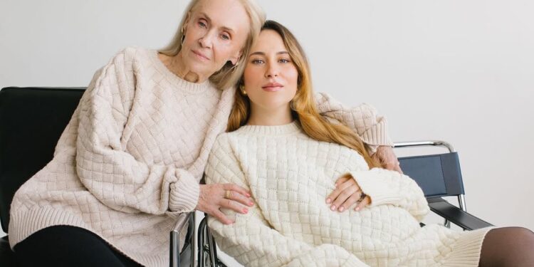 mesaj-de-8-martie-pentru-nepoata:-are-86-de-ani,-a-fost-canotoare-in-generatia-lui-patzaichin-si-a-ajuns-sa-aiba-o-comunitate-digitala-in-jurul-modei-–-hotnews.ro