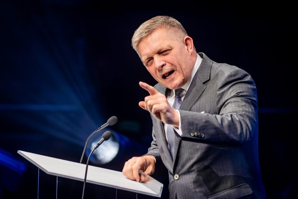 robert-fico-spune-ca-slovacia-este-gata-sa-preia-stafeta-de-la-ungaria-si-sa-blocheze-imprumutul-ue-de-90-de-miliarde-pentru-ucraina-–-hotnews.ro
