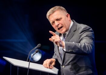 robert-fico-spune-ca-slovacia-este-gata-sa-preia-stafeta-de-la-ungaria-si-sa-blocheze-imprumutul-ue-de-90-de-miliarde-pentru-ucraina-–-hotnews.ro