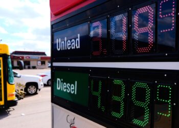 ultima-ora-razboiul-din-iran-va-duce-la-scaderea-pretului-petrolului,-sustine-trump-argumentul-invocat-–-video-–-hotnews.ro