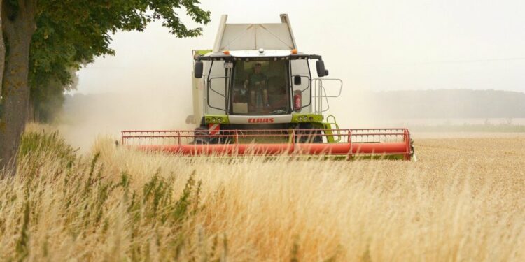 aur-a-depus-un-proiect-de-lege-pentru-limitarea-cumpararii-terenurilor-agricole-de-catre-investitori-straini