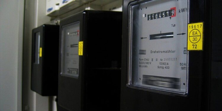 cererea-de-energie-electrica-in-europa-va-creste-cu-60%-pana-in-2030-romania-isi-va-imbunatati-cadrul-de-reglementare,-spune-un-oficial-roman-–-hotnews.ro