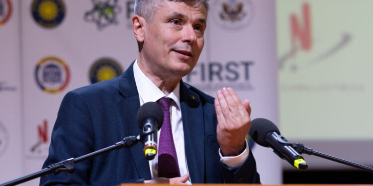 virgil-popescu,-fost-ministru-al-energiei:-ce-ar-trebui-sa-faca-romania-pentru-a-evita-explozia-preturilor-la-combustibili