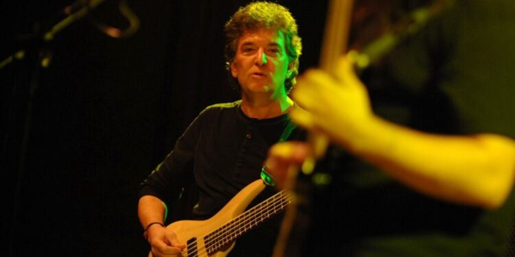 a-murit-iulian-mugurel-vrabete,-basistul-trupei-holograf.-muzicianul-avea-70-de-ani-–-gazeta-de-sud