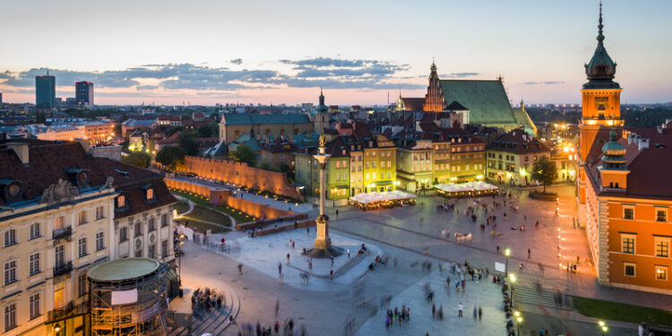 varsovia-interzice-vanzarea-de-alcool-pe-timp-de-noapte-masura,-tot-mai-populara-in-polonia-–-hotnews.ro