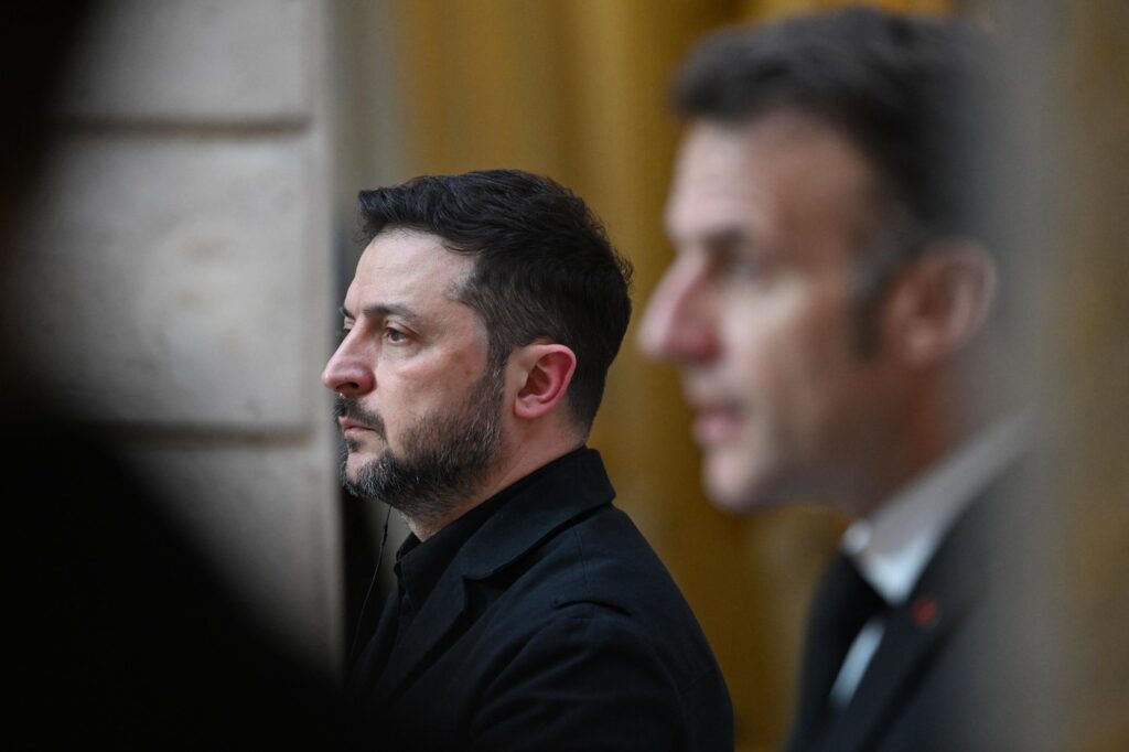 video-zelenski,-la-elysee-macron-promite-ca-razboiul-din-orient-nu-va-oferi-un-ragaz-rusiei-–-hotnews.ro