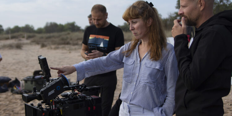 un-film-romanesc-filmat-pe-litoralul-bulgaresc-e-in-cinematografe-ce-a-descoperit-regizoarea-dupa-ani-de-calatorii-in-tara-vecina-–-hotnews.ro