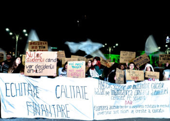 ministrul-educatiei-a-venit-sa-vorbeasca-cu-studentii-care-protestau-in-piata-victoriei-ce-le-a-transmis-–-video-–-hotnews.ro