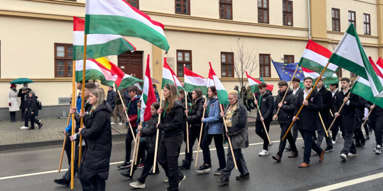 presedintele-ungariei,-la-targu-secuiesc-de-ziua-maghiarilor-de-pretutindeni-/-mesajele-de-15-martie-transmise-de-nicusor-dan-si-ilie-bolojan-–-hotnews.ro