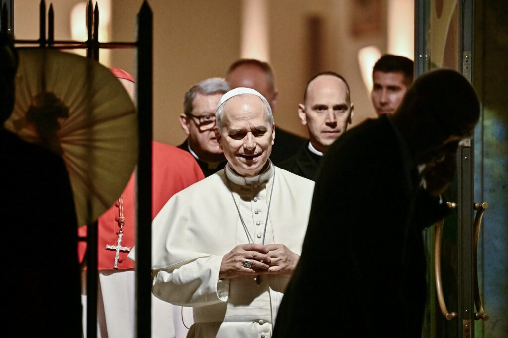 papa-leon-respinge-invocarea-religiei-pentru-initierea-razboaielor:-dumnezeu-nu-poate-fi-inrolat-de-catre-tenebre-–-hotnews.ro