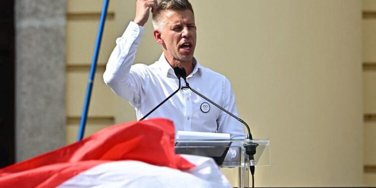 ungaria-e-parte-din-occident,-din-ue-si-din-nato,-transmite-liderul-opozitiei,-peter-magyar,-la-un-miting-electoral-–-hotnews.ro