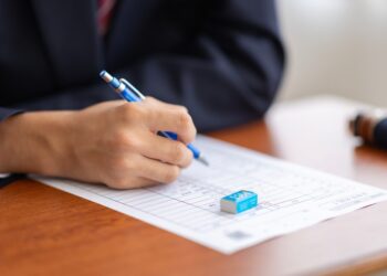 subiecte-matematica-simulare-evaluarea-nationala-2026-clasa-a-viii-a-ce-au-avut-elevii-de-rezolvat-–-hotnews.ro