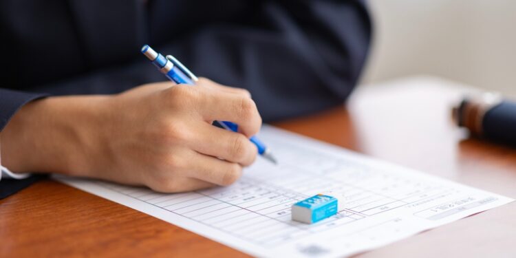 subiecte-matematica-simulare-evaluarea-nationala-2026-clasa-a-viii-a-ce-au-avut-elevii-de-rezolvat-–-hotnews.ro