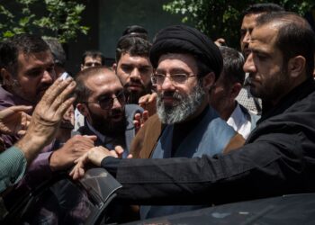 liderul-suprem-al-iranului-respinge-propunerile-de-dezescaladare-si-cere-ca-israelul-si-sua-sa-fie-puse-in-genunchi-–-hotnews.ro