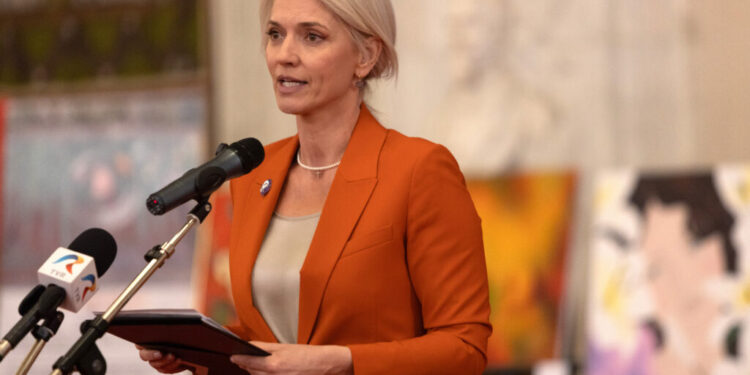 alina-gorghiu:-nimic-mai-fals,-pnl-nu-iese-de-la-guvernare