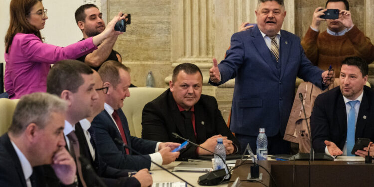 bugetul-pentru-anul-2026-este-analizat-acum-/-scandal-in-parlament:-amendamentul-psd-pentru-ajutorul-unic-al-pensionarilor-a-trecut-in-comisii-cu-voturile-psd,-udmr-si-pace,-dar-nu-a-adunat-suficiente-voturi-aur-nu-a-votat.-psd-se-retrage-de-la-dezbatere