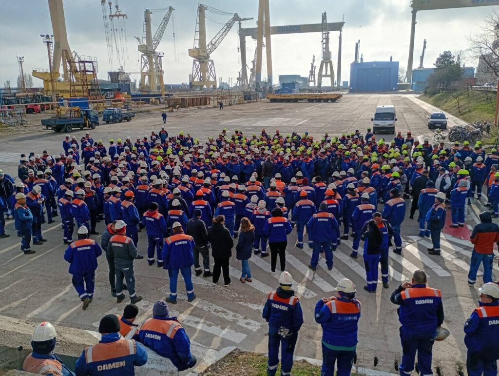 nou-protest-la-damen-mangalia-oamenii-muncesc-pe-promisiuni-de-trei-luni.-ministrii-vin,-promit-si-pleaca