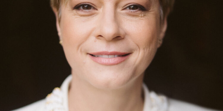 rogalski-damaschin-in-topul-celor-mai-bune-100-de-agentii-de-corporate-pr-din-lume-–-hotnews.ro