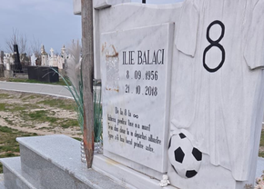mormantul-lui-ilie-balaci,-vandalizat!-a-venit-politia-criminalistica.-era-sange-pe-cruce