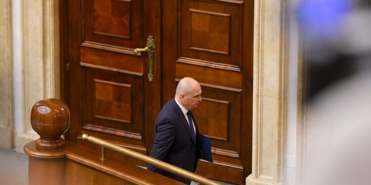 bolojan:-daca-nu-punem-frana-acum,-vom-ajunge-in-cativa-ani-de-zile-ca-tara-sa-fie-zdrobita