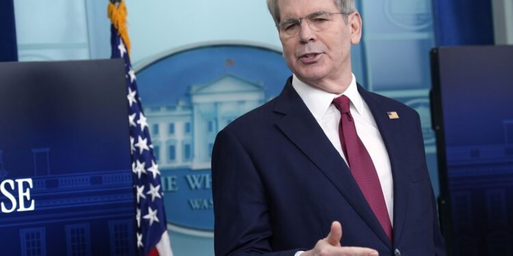 administratia-trump-se-gandeste-sa-suspende-sanctiunile-impotriva-petrolului-iranian,-pentru-a-diminua-tensiunile-pe-piata-–-hotnews.ro