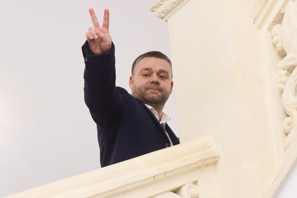 cati-bani-primeste-bucurestiul-si-cum-se-impart-banii-intre-primaria-capitalei-si-sectoare-referendumul-lui-nicusor-dan,-aplicat-partial-–-hotnews.ro