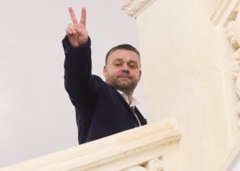 cati-bani-primeste-bucurestiul-si-cum-se-impart-banii-intre-primaria-capitalei-si-sectoare-referendumul-lui-nicusor-dan,-aplicat-partial-–-hotnews.ro