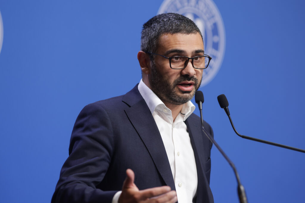 florin-manole,-despre-reducerea-cheltuielilor-la-ministerul-muncii:-daca-va-fi-sa-plece-vreun-om-prin-vointa-ministrului,-acela-va-fi-ministrul-–-hotnews.ro