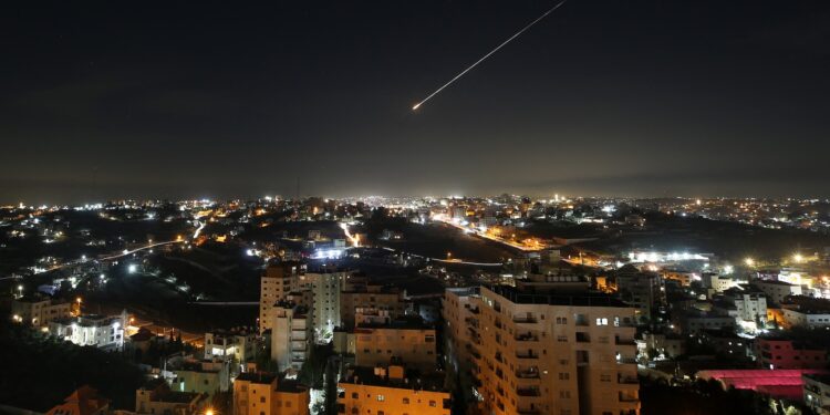 israel-avertizeaza-europa-dupa-ultimul-atac-surpriza-al-iranului:-paris,-berlin,-roma-–-toate-sunt-in-raza-/-noi-atacuri-iraniene-in-golf-conditia-teheranului-pentru-pace-–-hotnews.ro