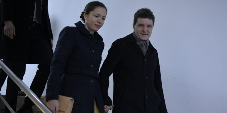 mirabela-gradinaru-ajunge-prima-la-casa-alba.-partenera-lui-nicusor-dan,-invitata-de-melania-trump