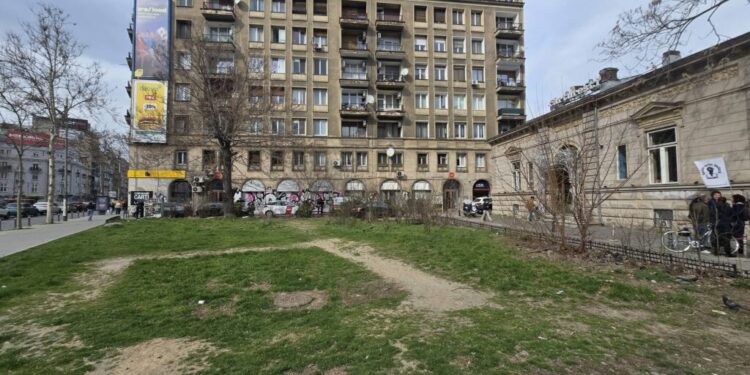 ciucu,-despre-terenul-din-fata-carturesti:-un-jmecher-a-pus-mana-pe-el.-incredibil-cum-a-fost-orasul-pradat”