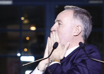 primele-rezultate-de-la-alegerile-locale-din-franta:-extrema-dreapta-rateaza-victoria-in-doua-orase-mari-candidatul-socialist-castiga-la-paris-–-hotnews.ro