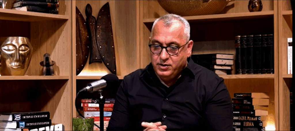 alin-comsa:-comunistii-au-tras-cu-tractoarele-de-coloana-infinitului,-ca-s-o-demoleze