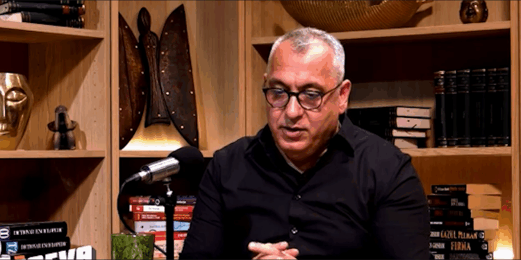 alin-comsa:-comunistii-au-tras-cu-tractoarele-de-coloana-infinitului,-ca-s-o-demoleze