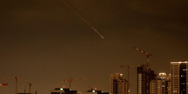 noua-amenintare-a-iranului-la-ultimatumul-lui-trump:-loviti-voi,-lovim-si-noi-–-hotnews.ro